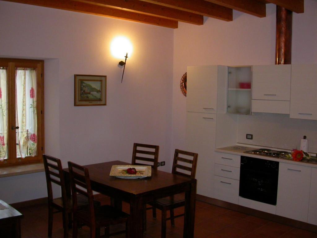 Agriturismo Radaméz Monzambano Habitación foto